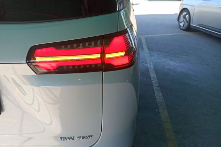 Used Wuling Wuling Starlight 730 2025 Model Pure Electric 500km Luxury Edition