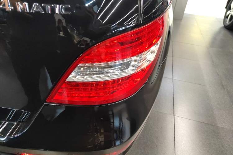 Used Mercedes-Benz R-Class 2017 R 320 4MATIC Business Edition Prestige Model