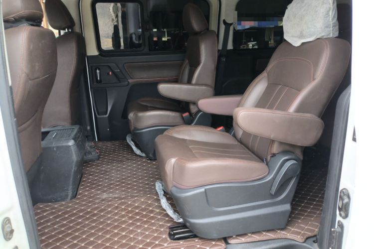 Used FORTHING Lingzhi PLUS 2021 Travel Edition 2.0L Manual Luxury 7-Seater
