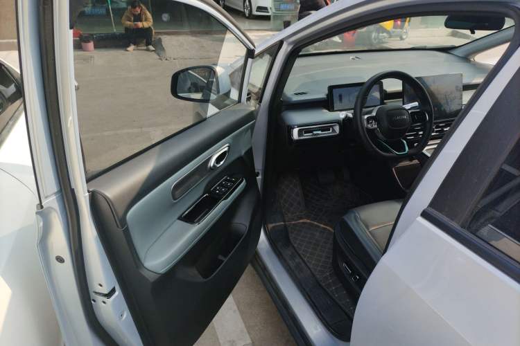 Used AION Y 2024 Younger Star Edition
