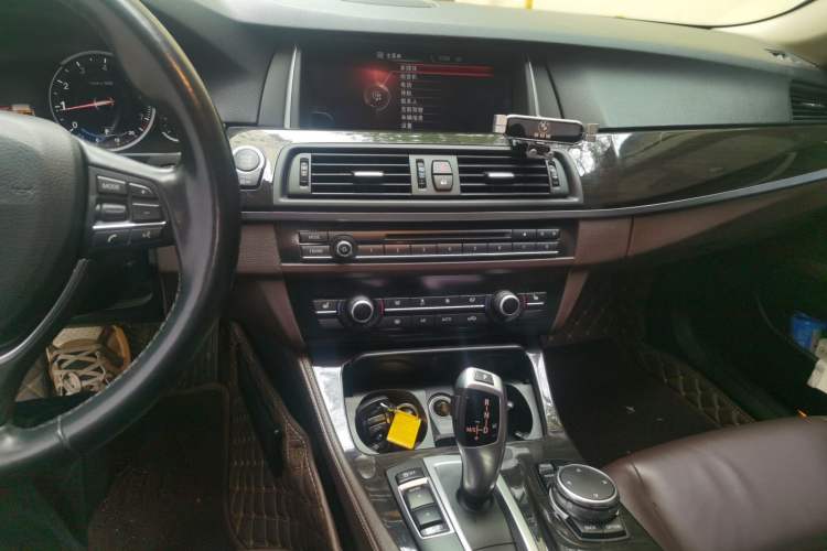 Used BMW 5 Series 2017 525Li Leading Model Audio And AC Panel