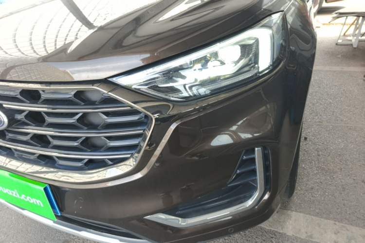 Used Ford Edge 2021 PLUS EcoBoost 245 Four-Wheel Drive Titanium Edition 7-Seater
