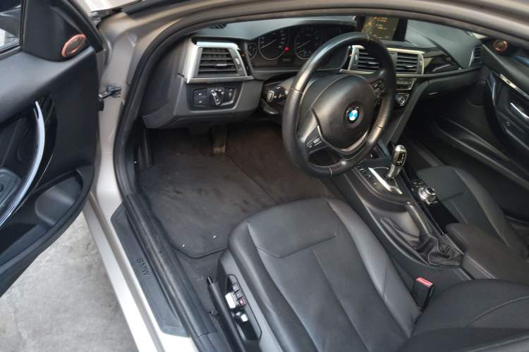 Used BMW 3 Series 2016 320i Fashion Model