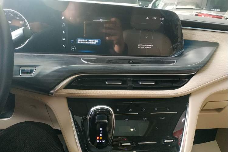 Used Buick GL8 2022 ES Landtrek 653T Luxury Edition
