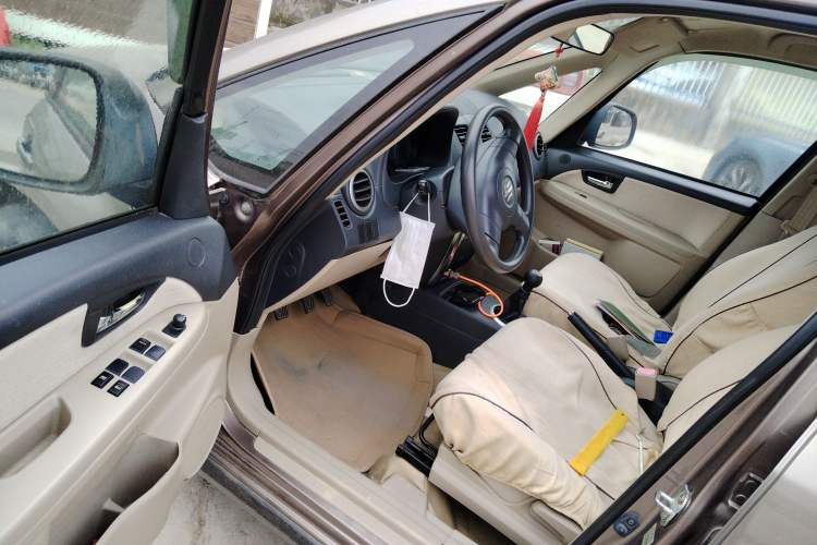 Used Suzuki SX4 S-Cross 2011 1.6L Manual Comfort Version Driver Seat