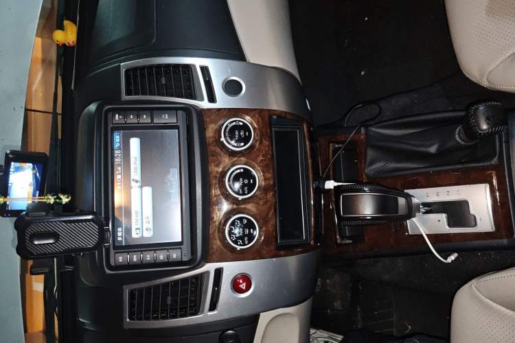 Used Mitsubishi Pajero Sport 2013 3.0L Automatic 4x4 Flagship Edition Audio And AC Panel