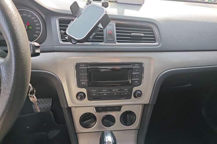 Used Volkswagen Lavida 2013 Revised Version 1.4 TSI DSG Comfort Edition
