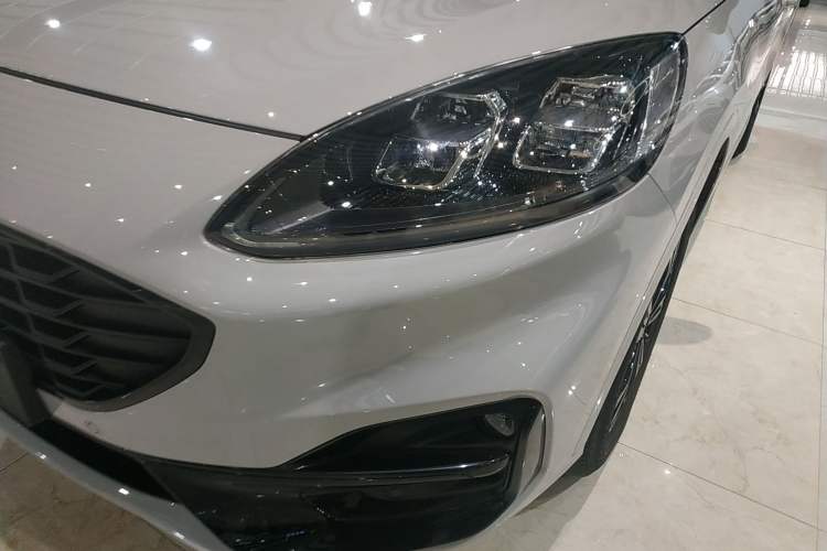 Used Ford Escape 2024 EcoBoost 245 Four-Wheel Drive ST-Line Pro Trim Left Front Headlight