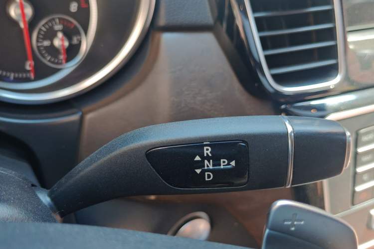 Used Mercedes-Benz GLS 2017 GLS 400 4MATIC Luxury Model Gear Lever