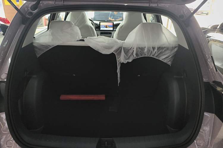 Used Geely Galaxy Geome 2026 Model 310km Youth Edition Trunk