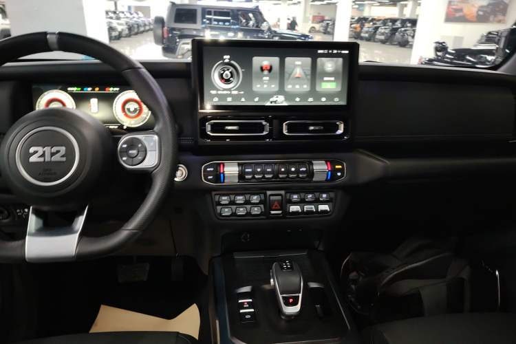 Used 212 T01 2025 2.0T Changfeng
