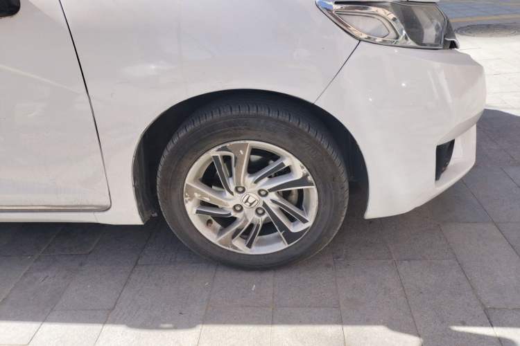 Used Honda Fit 2014 1.5L EX CVT Elite Model Right Front Wheel Hub