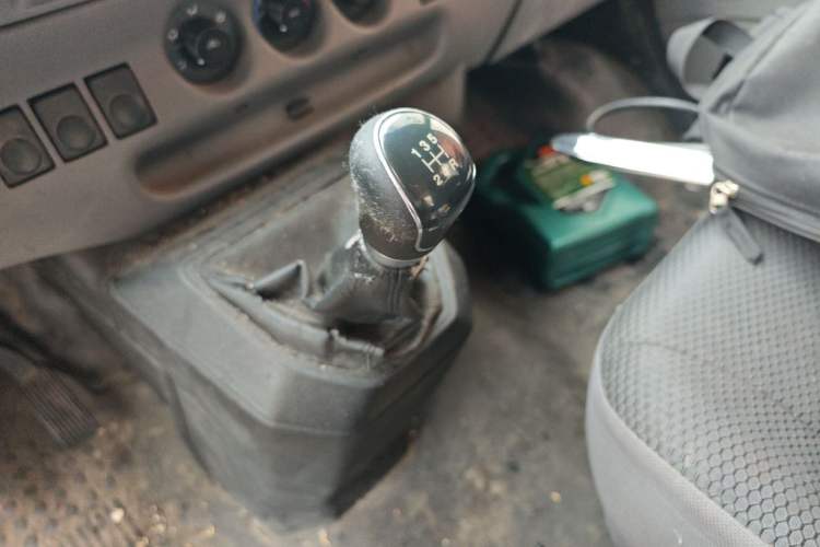 Used JMC Transit 2017 2.8T Commercial Version Short Wheelbase Mid-Roof 6/7/8-Seater JX493 Gear Lever