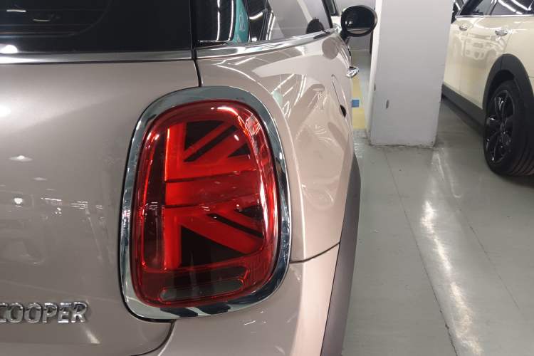 Used MINI MINI 2023 Updated 1.5T COOPER Artist