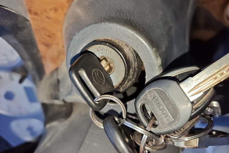 Used Golden Dragon Hiace 1999 2.0L Short-Wheelbase Gasoline Premium Version V19 Vehicle Key