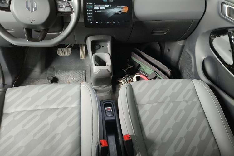 Used Leapmotor T03 2025 403 Comfort Edition Gear Lever