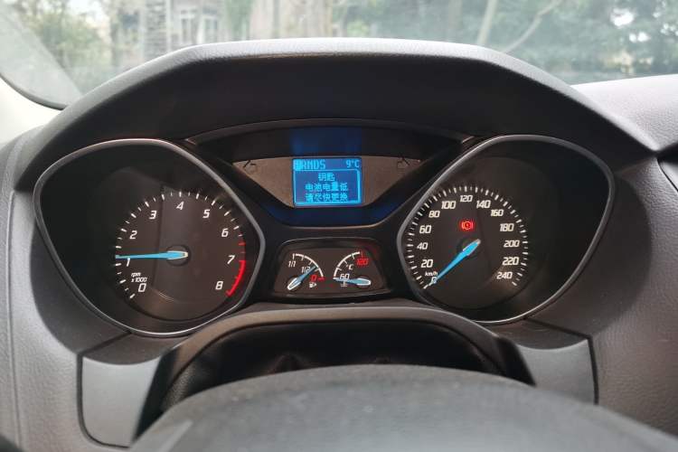 Used Ford Focus 2012 Sedan 1.6L Automatic Fashion Edition
