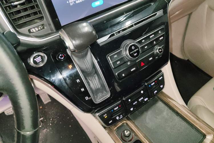 Used GAC Trumpchi M8 2018 320T Luxury Edition Gear Lever