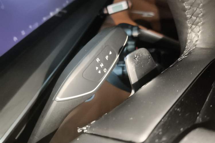 Used EXEED Lingyun 2025 400T Four-Wheel Drive Star Prestige Edition Gear Lever