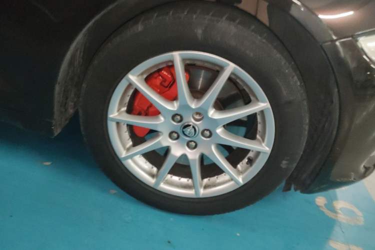 Used Jaguar XJ 2012 XJL 3.0 Panoramic Business Edition Right Front Wheel Hub