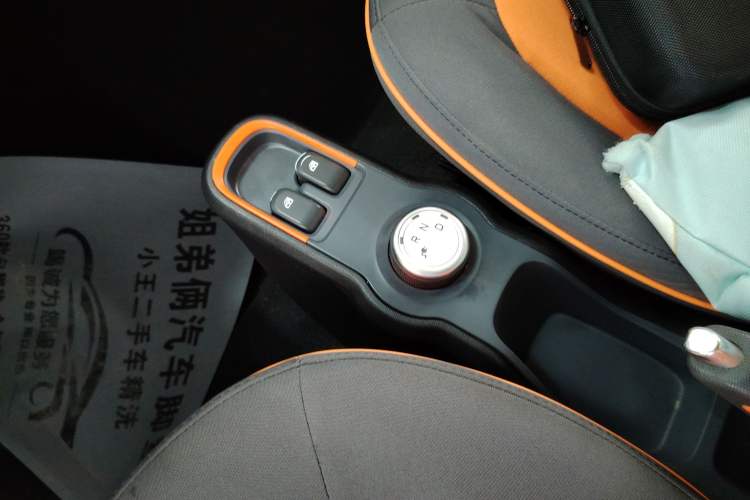 Used Baojun E100 2019 250KM Smart Drive Edition Gear Lever