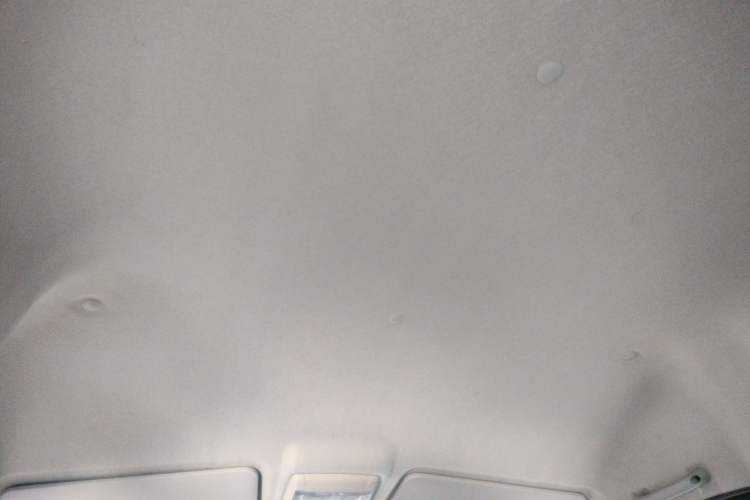 Used Jinbei Gold Hiace 2023 1.5L Passenger Vehicle Engineering Lion 5/6/7 Seater
