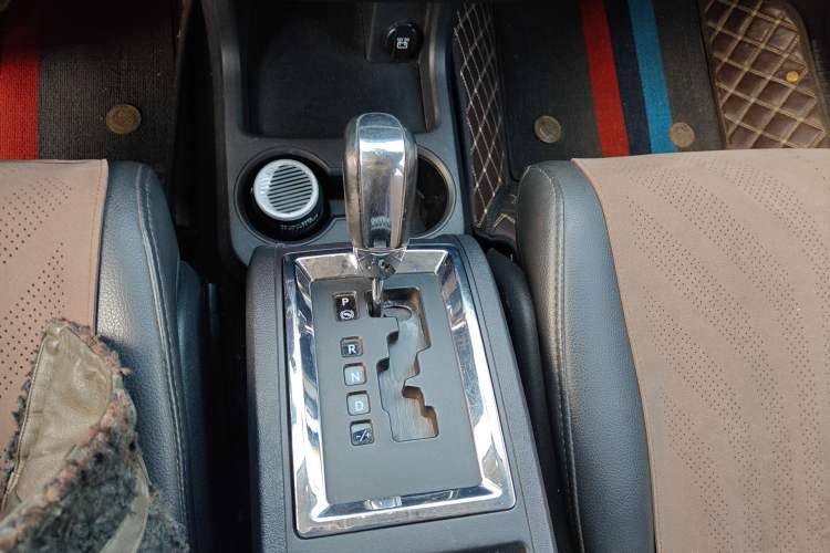 Used Dodge Journey 2010 2.7 Gear Lever