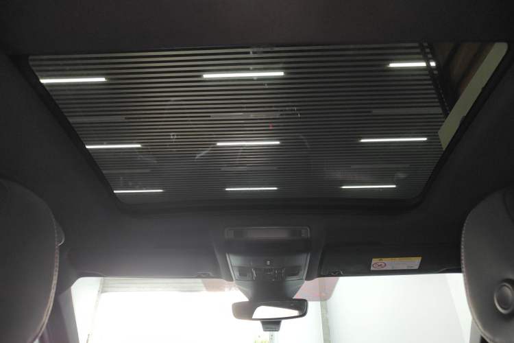 Used Volkswagen T-ROC 2023 300TSI DSG Two-Wheel-Drive Chen Guang Edition Headliner