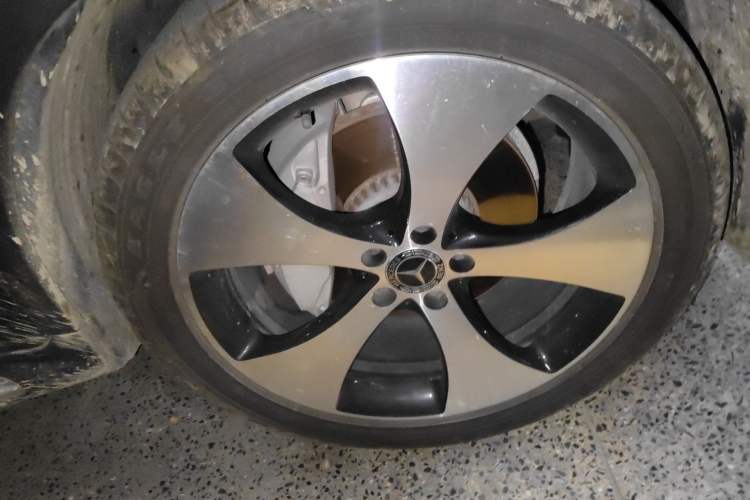 Used Mercedes-Benz GLC 2018 Refreshed GLC 300 4MATIC Dynamic Edition Right Front Wheel Hub