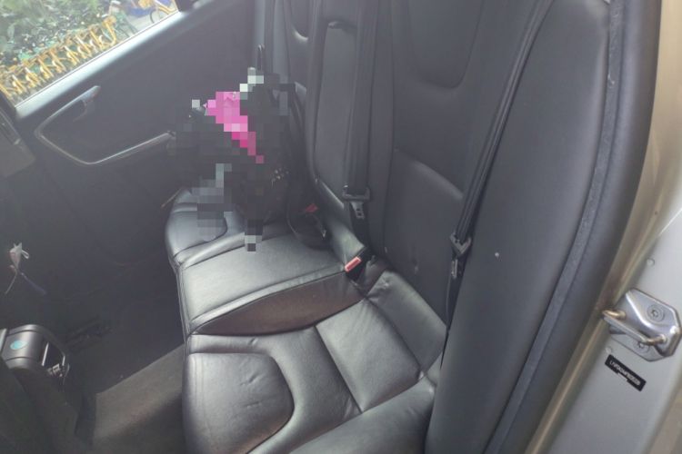 Used Volvo S60 2015 S60L 2.0T Zhiyuan Edition
