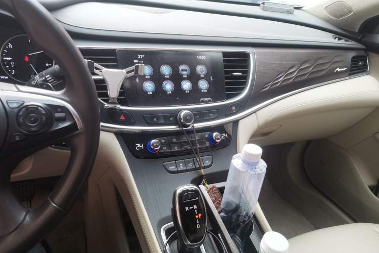 Used Buick LaCrosse 2018 28T Avenir
