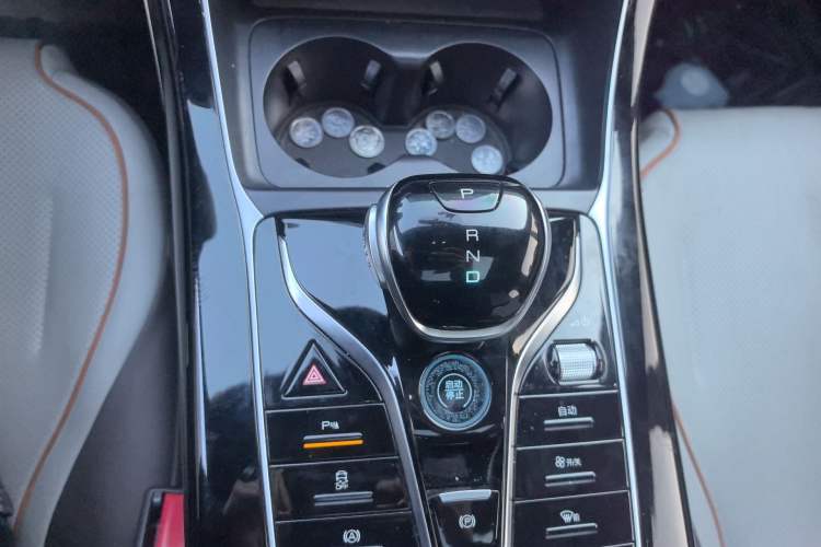 Used BYD Qin PLUS 2023 Champion Edition DM-i 55KM Superior Model Gear Lever
