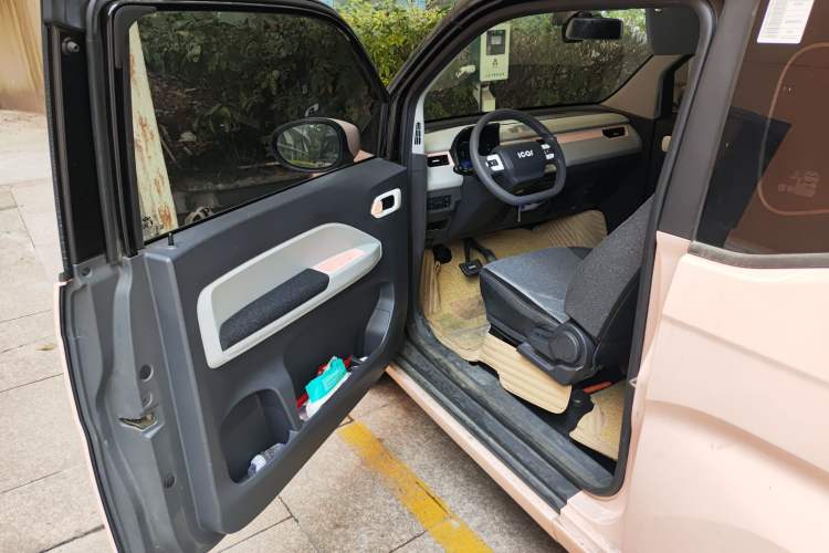 Used Chery QQ QQ Ice Cream 2022 170km Sundae Phosphate Lithium-Ion
