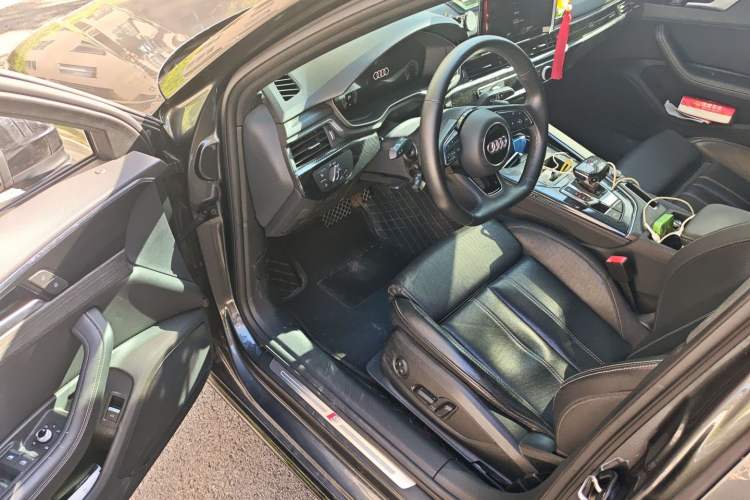 Used Audi A4L 2023 40 TFSI Luxury Dynamic Model