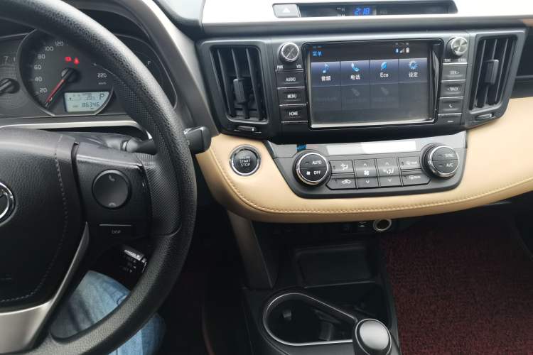 Used Toyota RAV4 2016 2.0L CVT Two-Wheel Drive Fashion Edition China V Standard