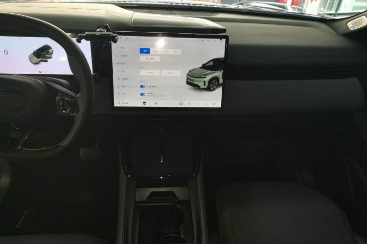 Used Lynk & Co 08 EM-P 2025 120km Long-Range Pro
