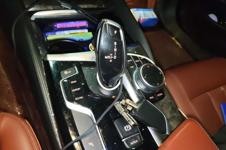 Used BMW 5 Series 2018 Restyled 530Li Leading Edition M Sport Package
