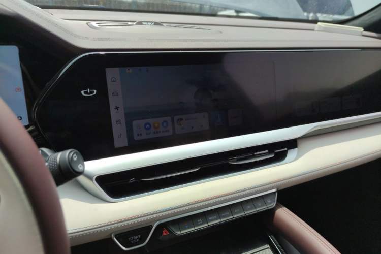 Used Geely Auto Monjaro L 2024 2.0TD High-Power Automatic Two-Wheel Drive Yunqi Version Audio And AC Panel