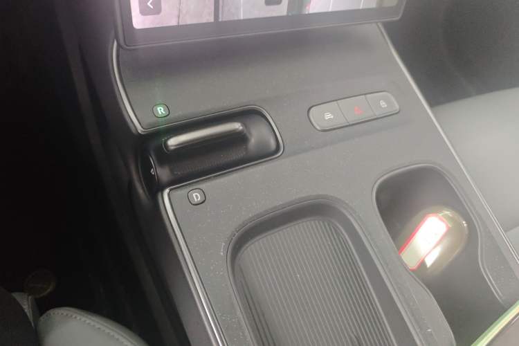 Used Nio ET5T 2024 75kWh Touring Gear Lever