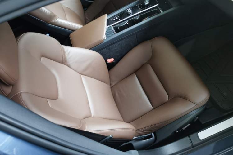 Used Volvo S60 2023 B4 Zhiyi Luxury Edition