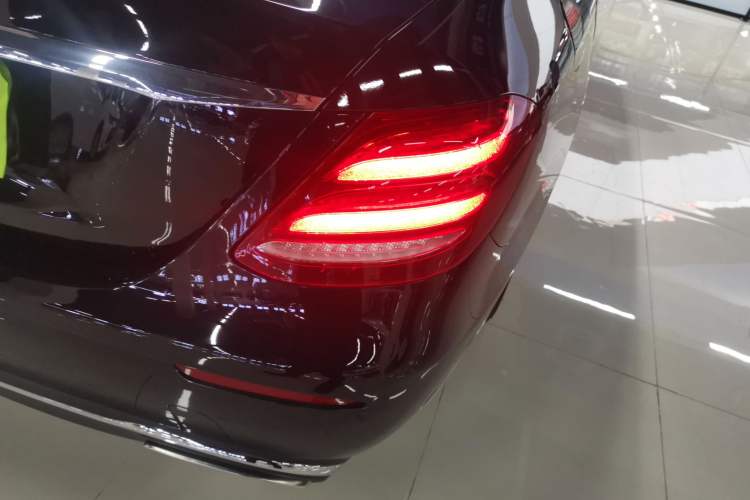Used Mercedes-Benz E-Class 2018 Facelift E 300 L Luxury Edition
