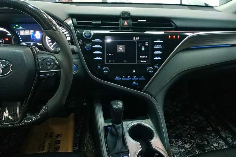 Used Toyota Camry 2018 Dual-Engine 2.5 HG Luxury Edition Audio And AC Panel