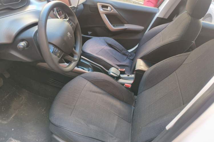 Used Peugeot 2008 2014 1.6L Automatic Fashion Edition
