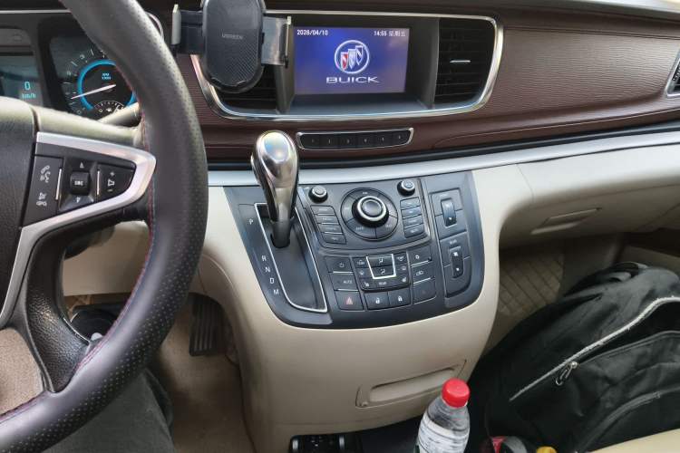 Used Buick GL8 2014 3.0L GT Luxury Business Haoya Edition Audio And AC Panel