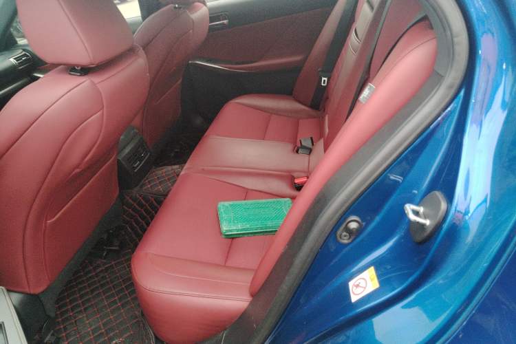 Used Lexus IS 2015 200t F SPORT
