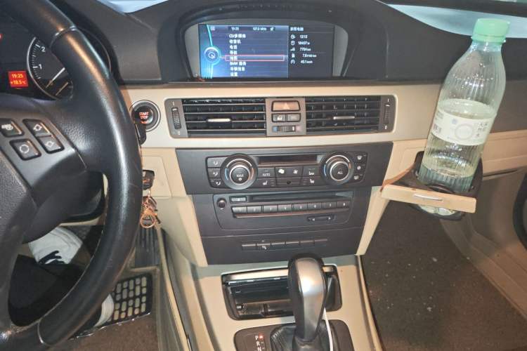 Used BMW 3 Series 2010 320i Luxury Model
