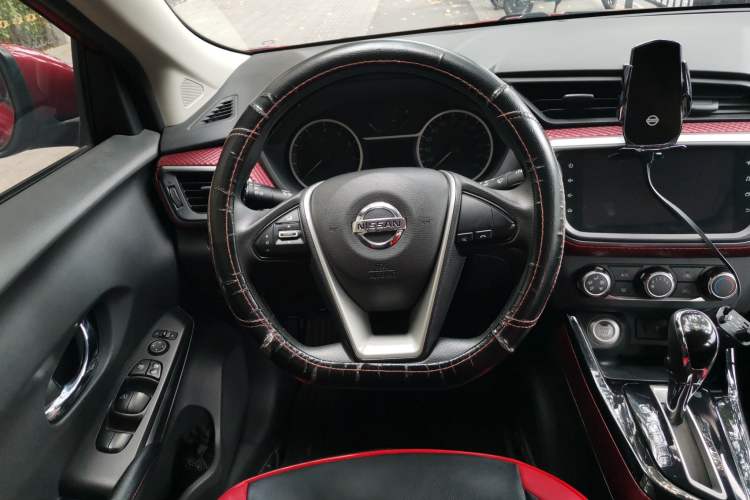 Used Nissan Lannia 2019 1.6L CVT Smart Connect Smart Cool Version China V Standard Steering Wheel