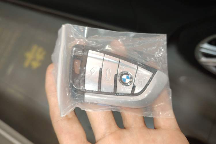 Used BMW 6 Series GT 2018 640i xDrive M Sport Package Vehicle Key