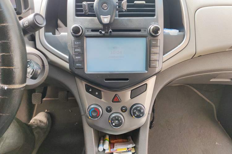 Used Chevrolet Aveo Sonic 2011 Sedan 1.4L MT SL Audio And AC Panel