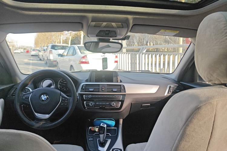 Used BMW 1 Series 2018 118i Leading Model Center Console